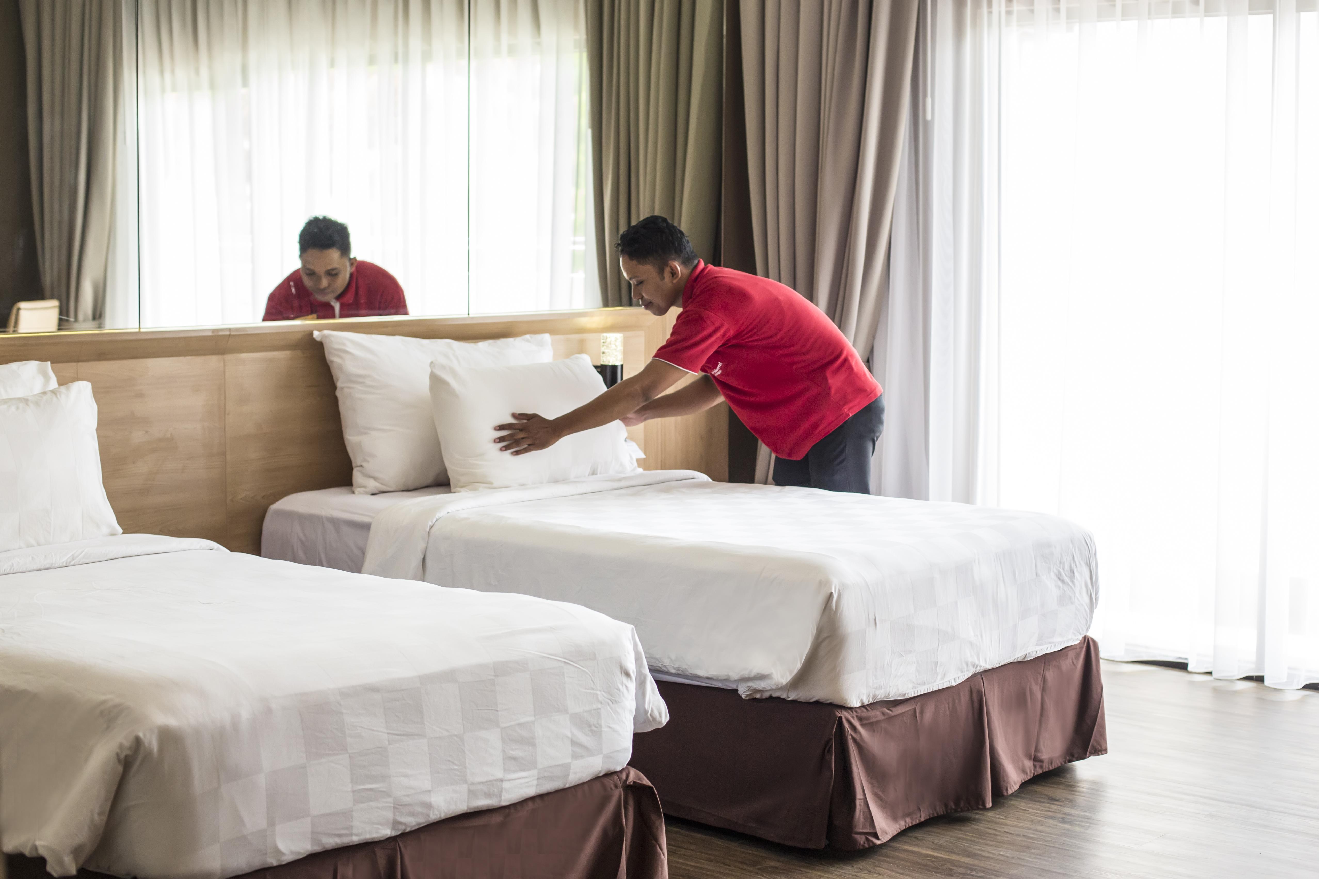 Swiss-Belhotel Manokwari Exterior photo