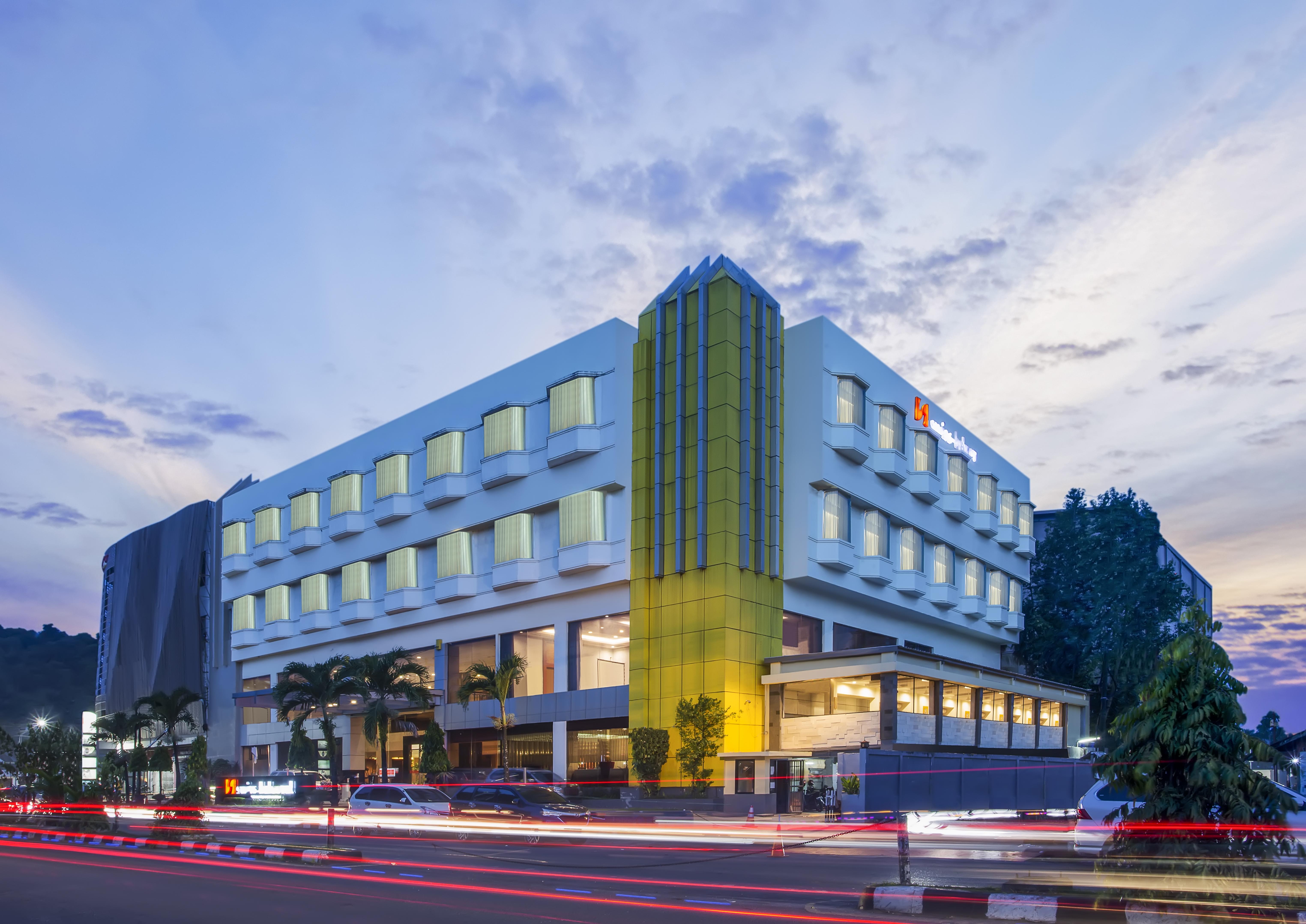 Swiss-Belhotel Manokwari Exterior photo