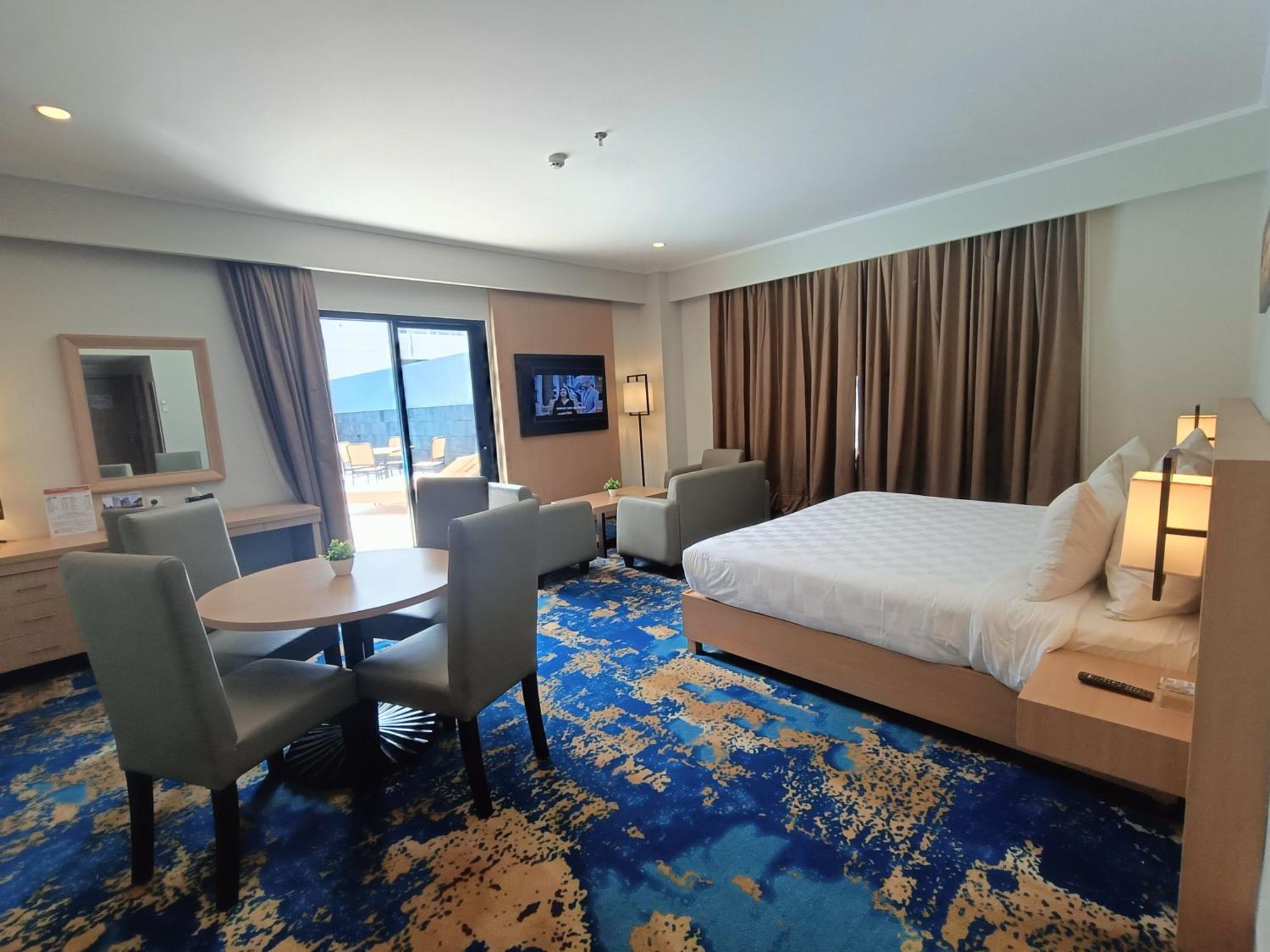 Swiss-Belhotel Manokwari Exterior photo