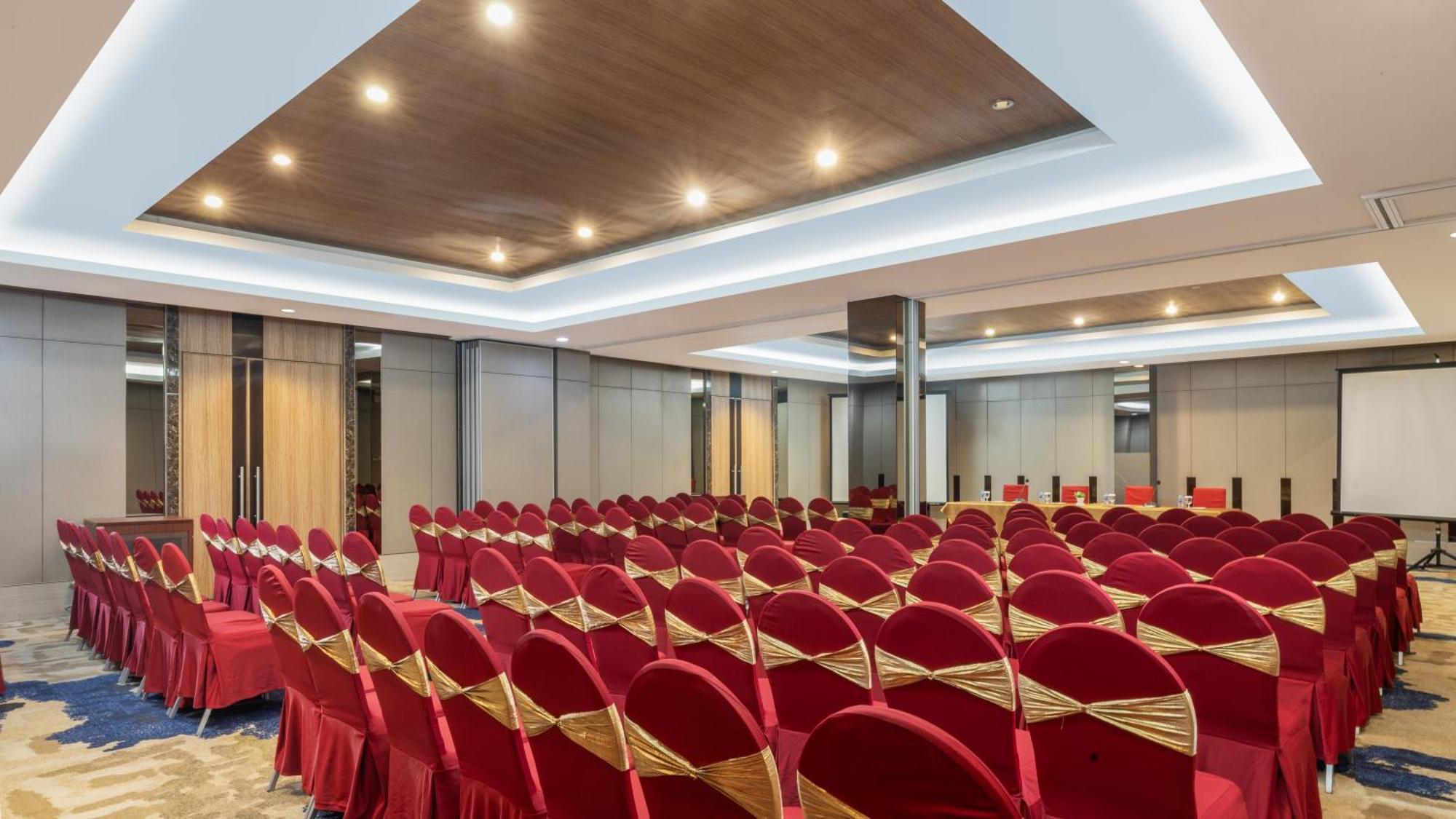Swiss-Belhotel Manokwari Exterior photo